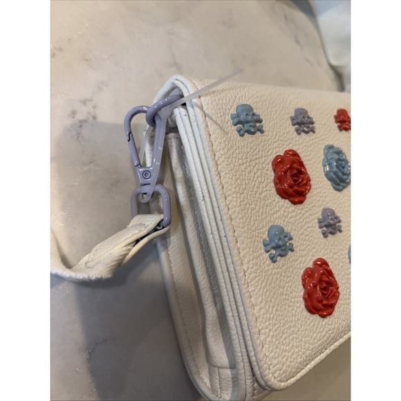 NWT BETSEY JOHNSON XOSYBIL ROSE &‎ SKULL CROSSBODY BAG CLUTCH PURSE WHITE - Picture 2 of 5